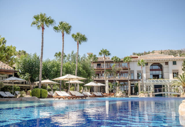 Pool des Columbia Beach Resort, Zypern